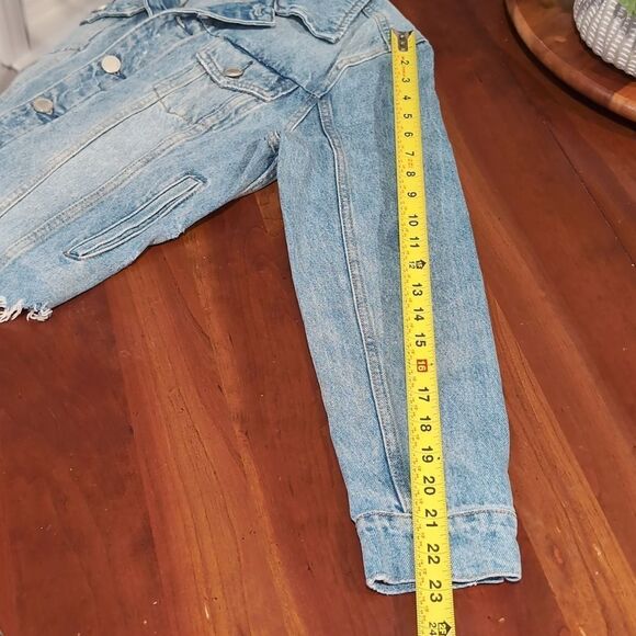 Blank NYC Raw Hem Cropped Distressed Denim Jacket Sz S - Picture 10 of 11
